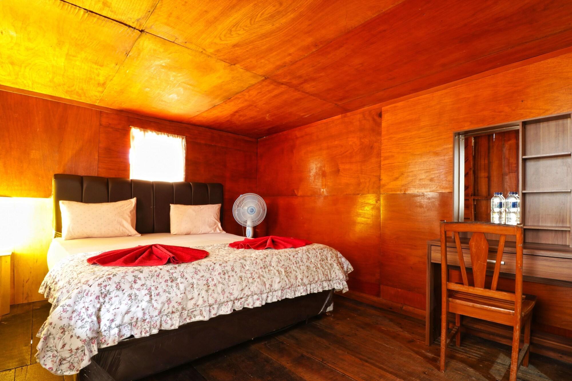 Tuk Tuk Timbul Bungalows מראה חיצוני תמונה