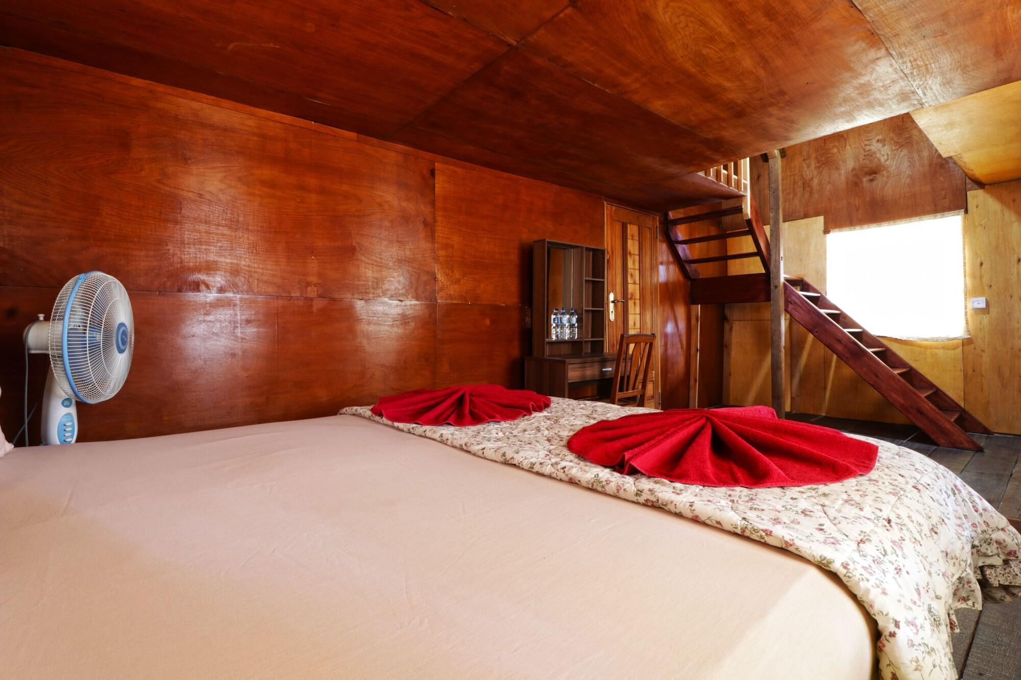 Tuk Tuk Timbul Bungalows מראה חיצוני תמונה